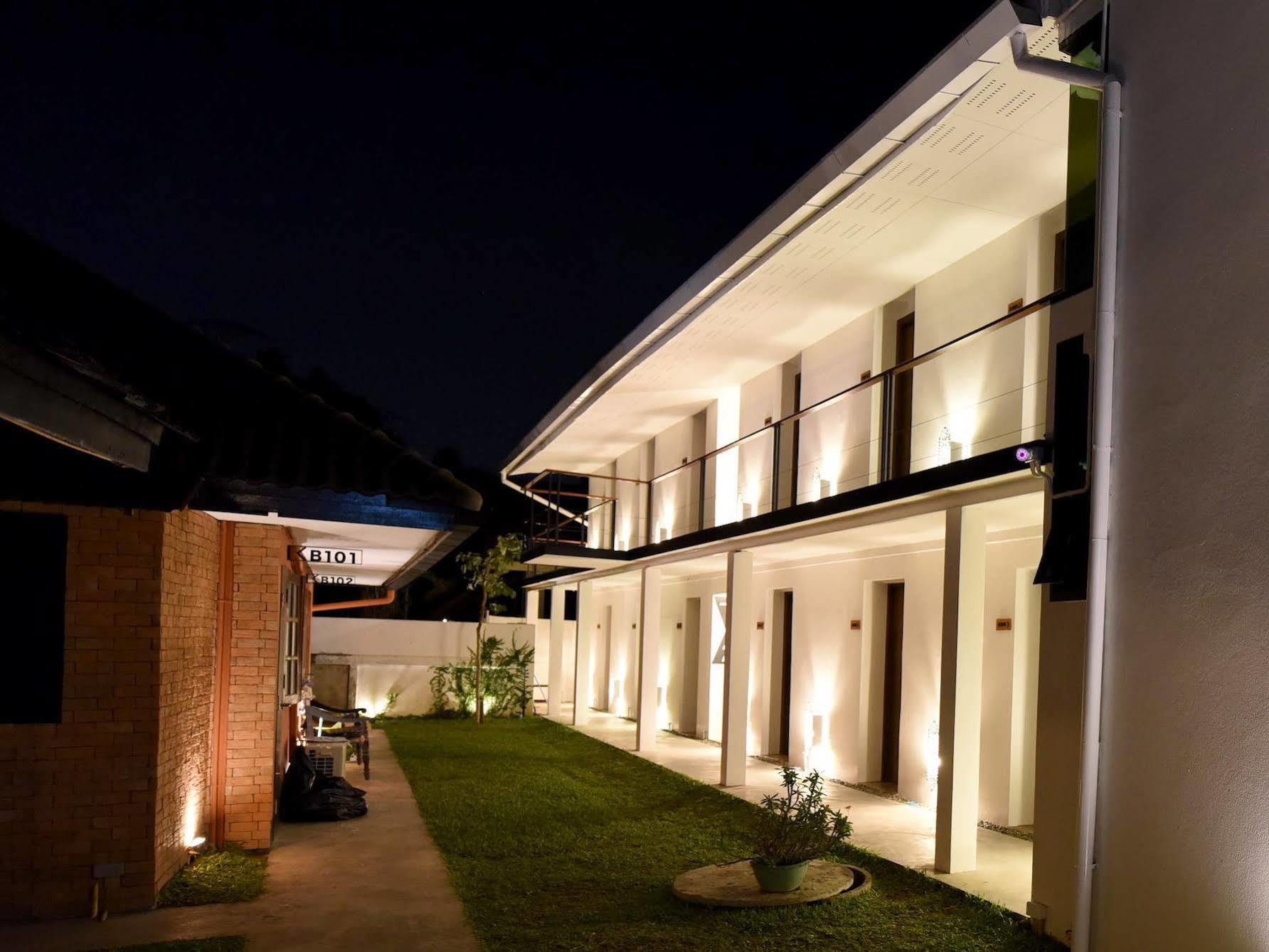 Готель Chiang Mai Udee Екстер'єр фото